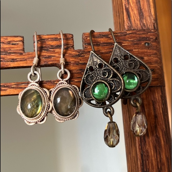 Jewelry - 2/$15💙 Green Earrings Duo, EUC
